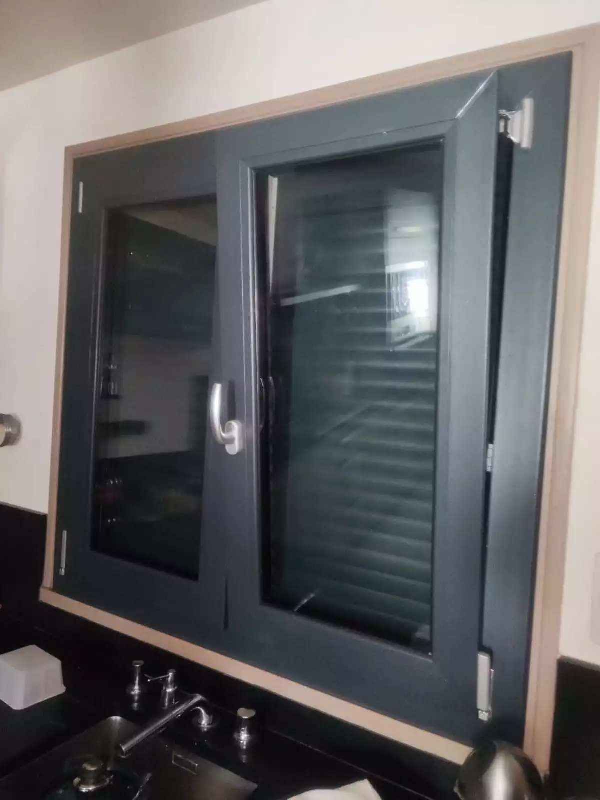 Installation portail coulissant motorisé, portillon, clôture aluminium - 015 - OUVERTIS - Neuilly-Plaisance